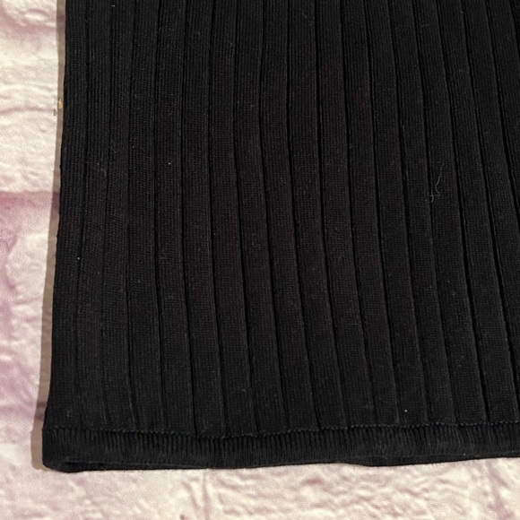 H & M girls black ribbed tank - Picture 3 of 8